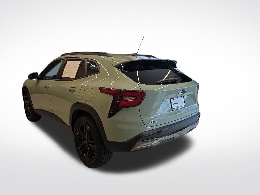 Used 2025 Chevrolet Trax ACTIV FWD image 9
