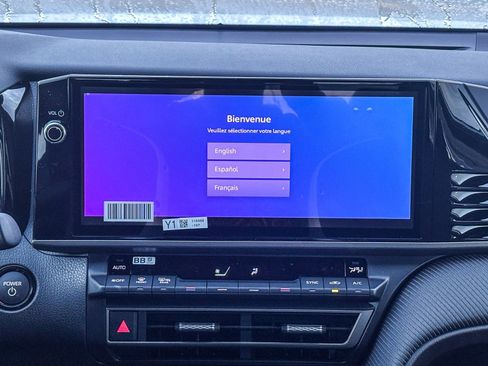 New 2026 Toyota Camry Hybrid FWD image 17