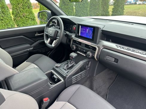 Used 2024 Toyota Tacoma TRD Sport image 31