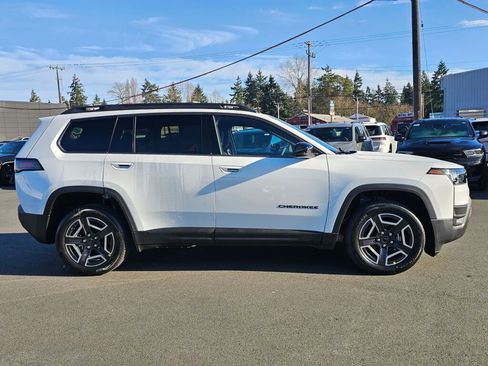 New 2026 Jeep Cherokee Laredo image 9