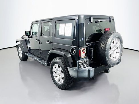 Used 2017 Jeep Wrangler Unlimited Sahara w/ Connectivity Group image 5