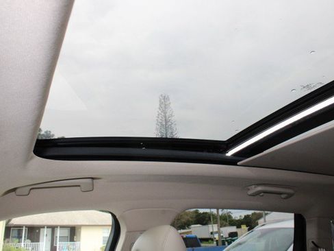 Used 2016 Lincoln MKX Reserve w/ Climate Package AWD/4WD image 36