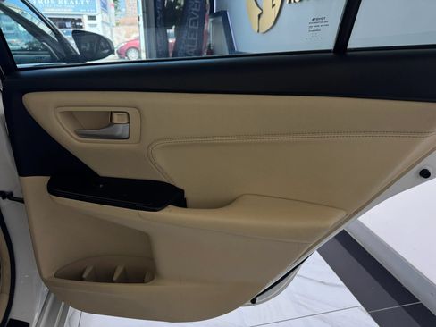 Used 2017 Toyota Camry XLE FWD image 26