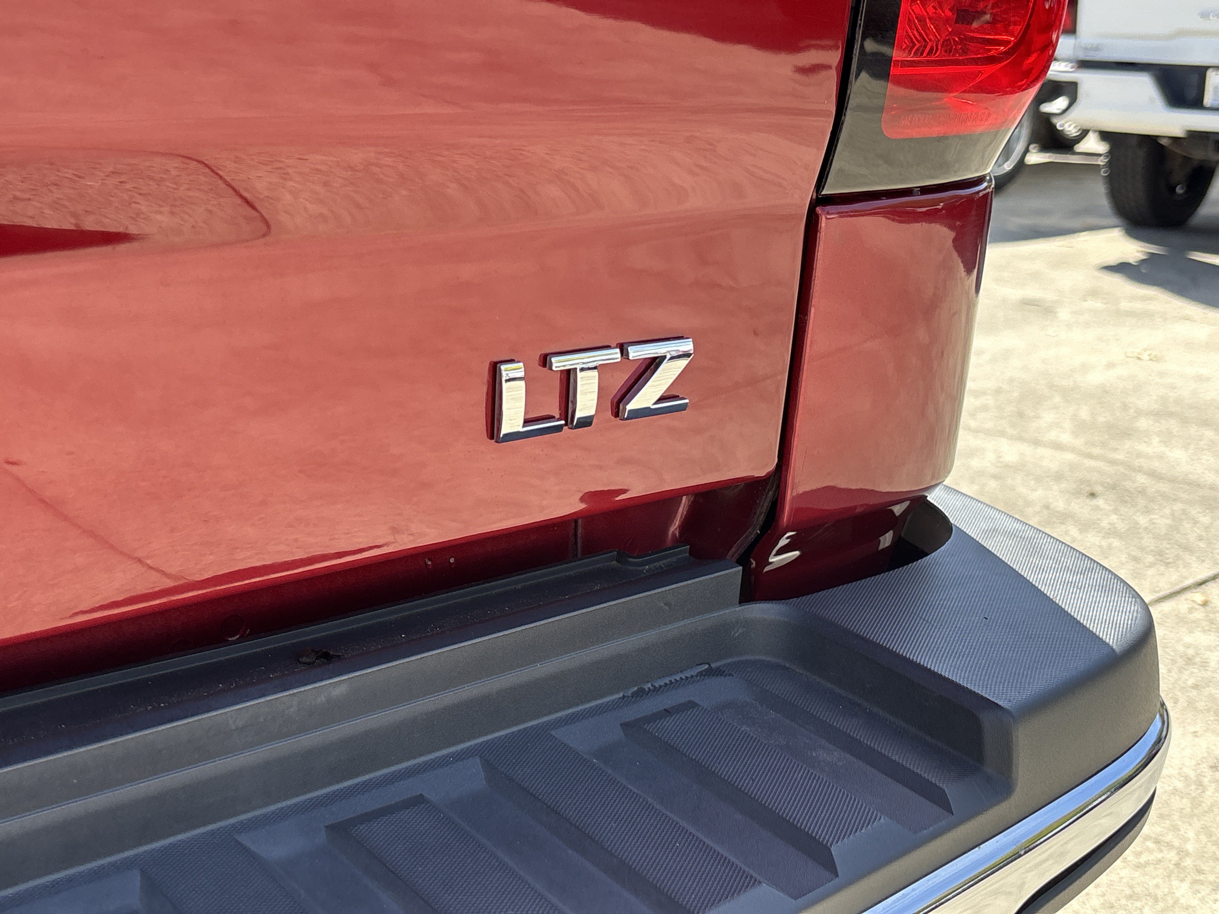 Used 2018 Chevrolet Silverado 2500 LTZ w/ Duramax Plus Package AWD/4WD image 14