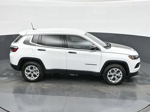 Used 2025 Jeep Compass Sport w/ Mopar Graphics Package AWD/4WD image 30