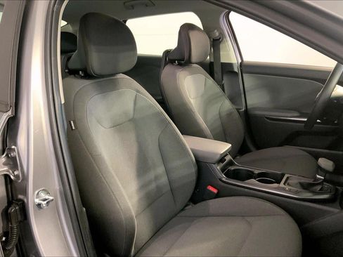 Used 2025 Kia K4 FWD image 7