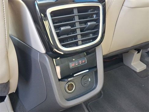 Used 2021 Lincoln Nautilus Reserve image 12