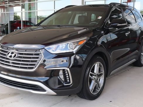 Used 2018 Hyundai Santa Fe Limited AWD/4WD image 3