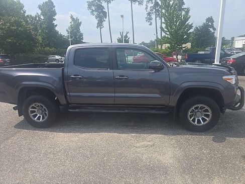 Used 2021 Toyota Tacoma SR AWD/4WD image 4