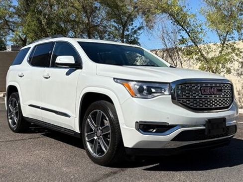 Used 2019 GMC Acadia Denali w/ Technology Package FWD image 2
