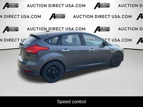 Used 2015 Ford Focus SE w/ SE Cold Weather Package FWD image 8