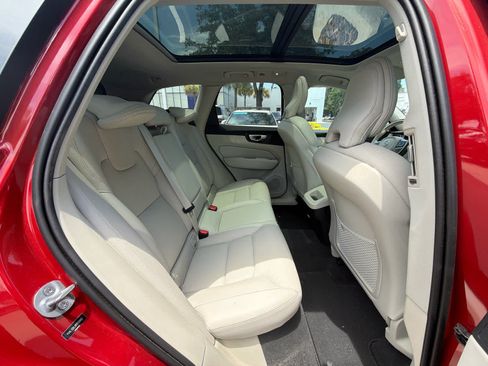 Used 2024 Volvo XC60 B5 Plus AWD/4WD image 24
