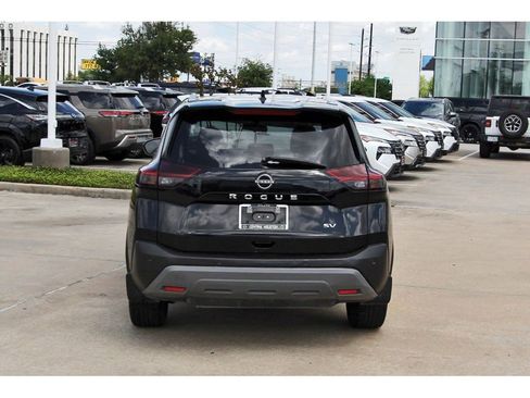 Used 2023 Nissan Rogue SV w/ SV Premium B Package image 5