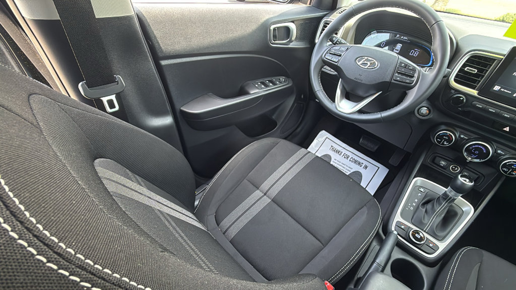 Used 2026 Hyundai Venue SEL FWD image 14