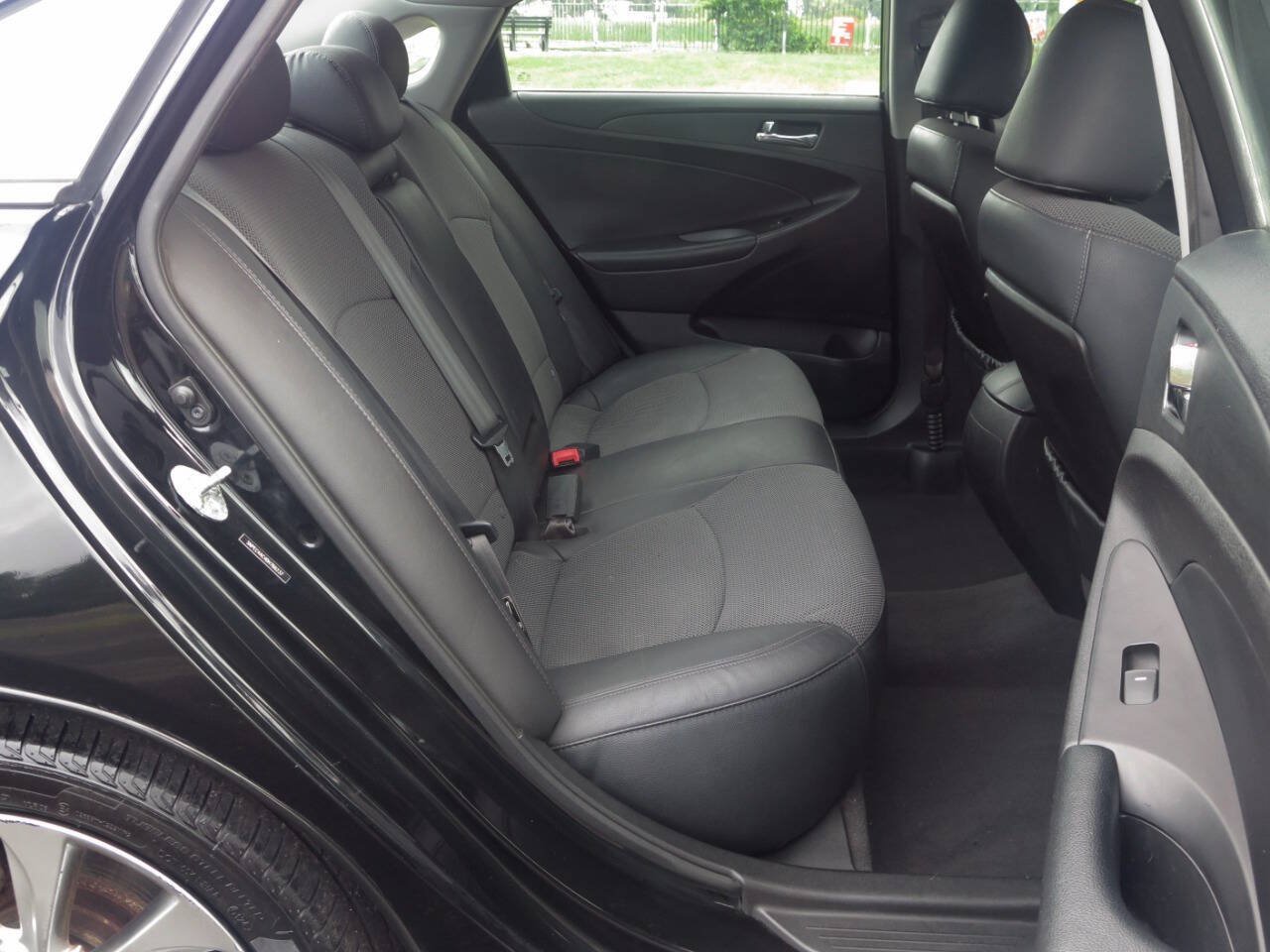 Used 2013 Hyundai Sonata SE FWD image 14