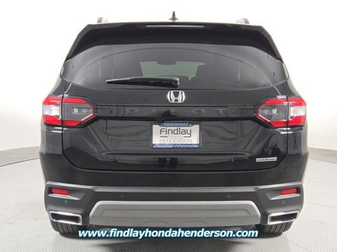 Certified 2025 Honda Pilot Touring image 5