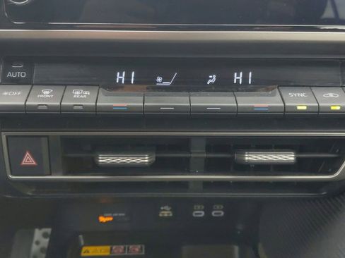 Used 2025 Toyota Camry SE FWD image 28