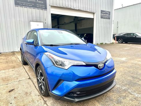 Used 2018 Toyota C-HR image 8
