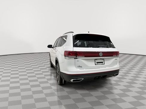 Used 2025 Volkswagen Atlas SE image 8