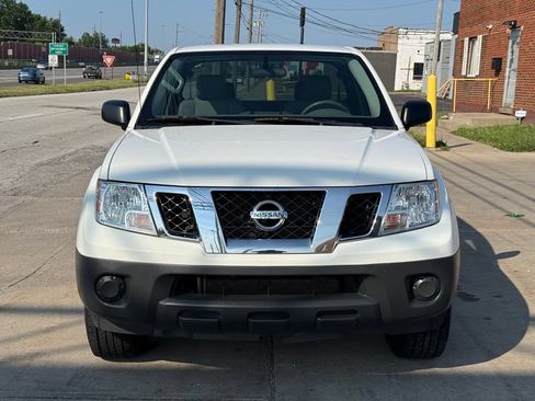 Used 2020 Nissan Frontier S RWD image 2