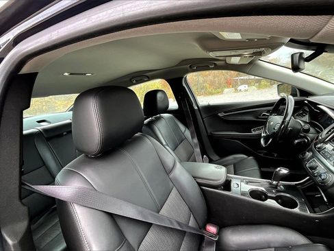 Used 2017 Chevrolet Impala LT w/ Convenience Package image 20