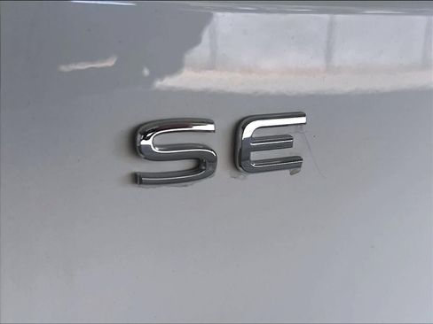 Used 2023 Volkswagen Atlas SE w/ Black Wheel Package FWD image 27