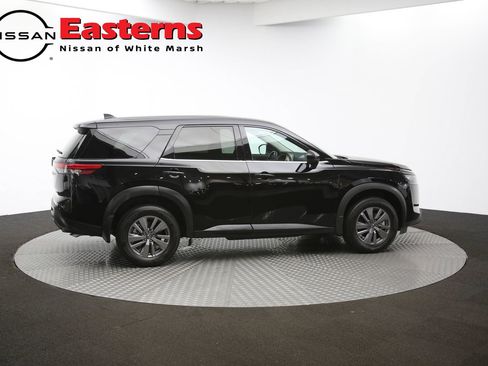 Used 2025 Nissan Pathfinder S image 62