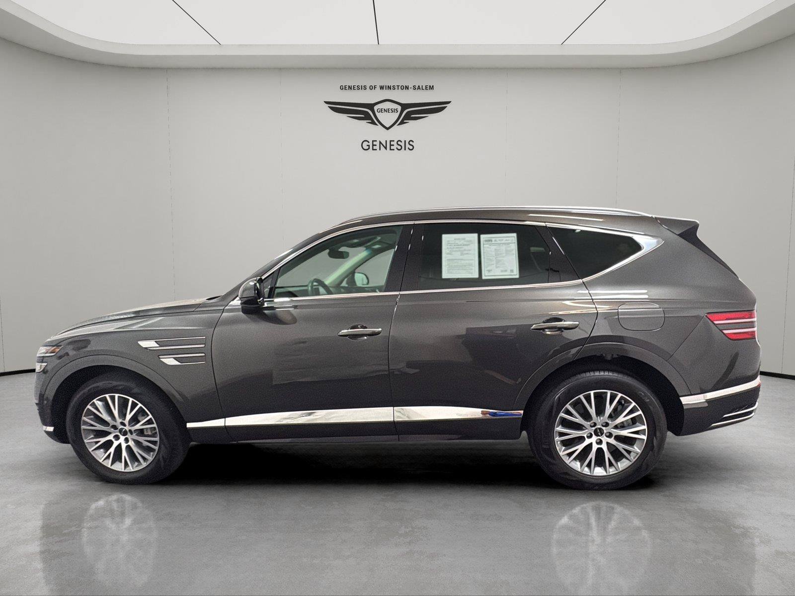 Used 2025 Genesis GV80 2.5T Standard AWD/4WD image 2
