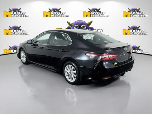 Used 2021 Toyota Camry SE FWD image 7