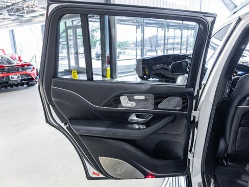 Used 2023 Mercedes-Benz Maybach GLS 600 4MATIC image 27