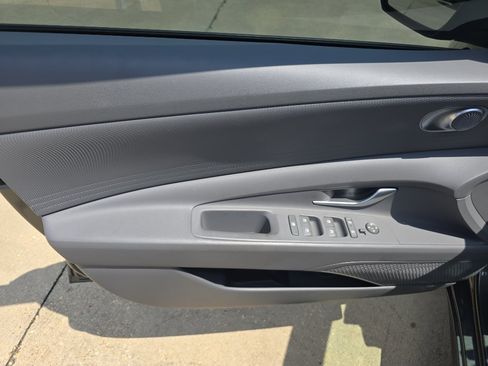 Used 2024 Hyundai Elantra SEL FWD image 17