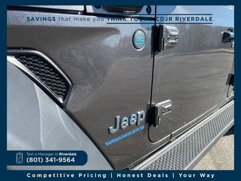 Used 2024 Jeep Wrangler Unlimited image 31