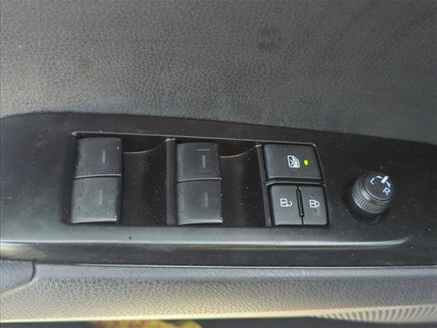 Used 2025 Toyota Camry SE FWD image 8