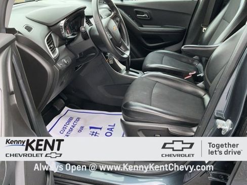 Used 2021 Chevrolet Trax LT image 18