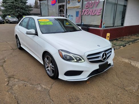 Used 2016 Mercedes-Benz E 350 4MATIC Sedan image 3