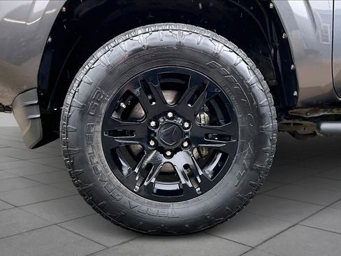 Used 2020 Toyota Tacoma SR w/ SR Convenience Package image 10