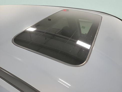 Used 2024 Honda CR-V EX image 9