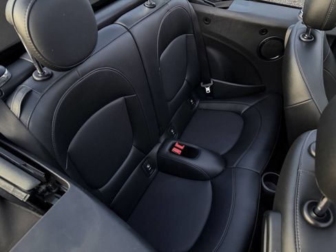 Used 2019 MINI Cooper Convertible w/ Signature Upholstery Package image 31