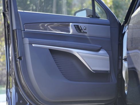 Used 2026 Cadillac Vistiq Sport image 46