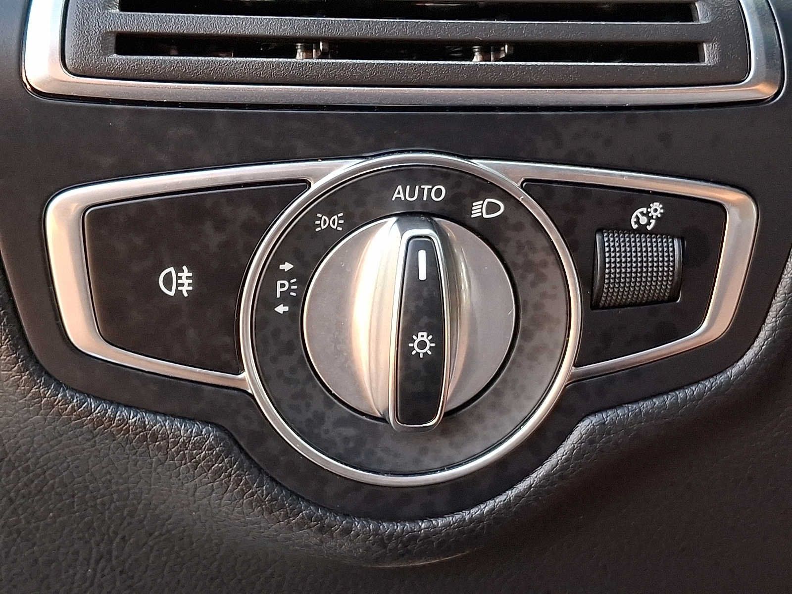 Used 2019 Mercedes-Benz GLC 300 4MATIC Coupe image 21