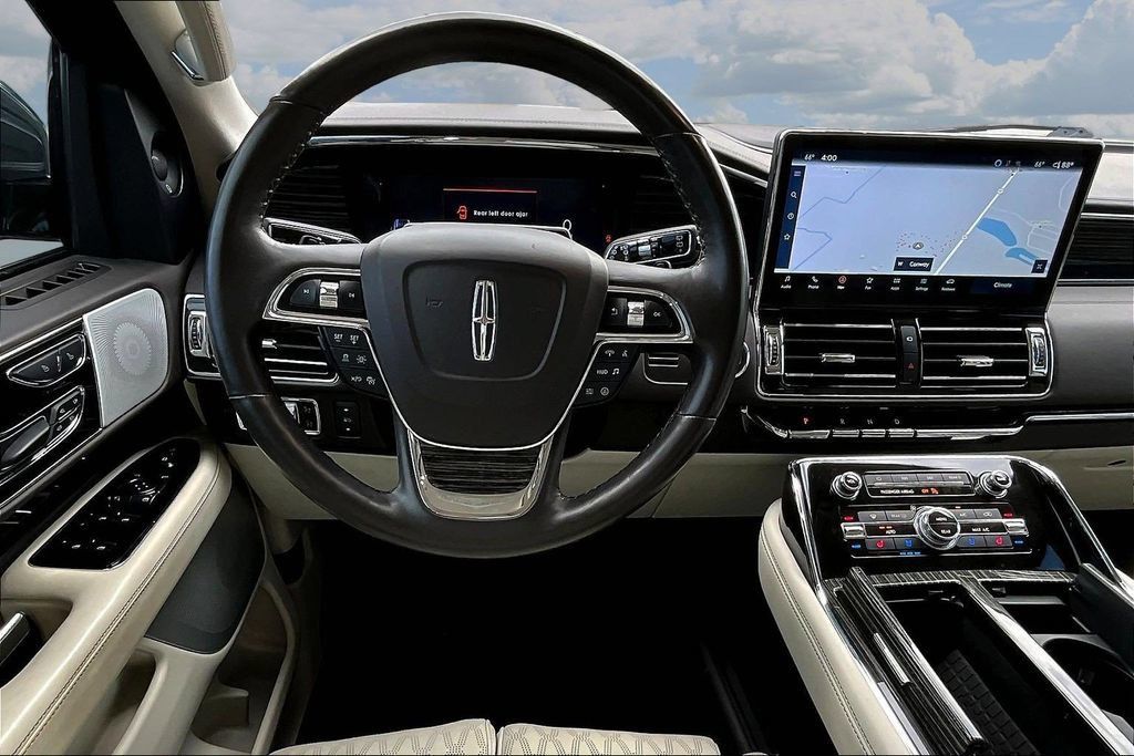 Used 2023 Lincoln Navigator Black Label AWD/4WD image 10