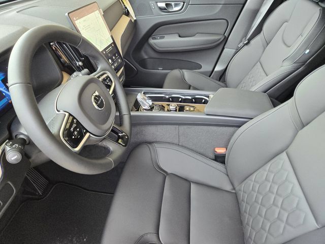 Used 2026 Volvo XC60 B5 Core AWD/4WD image 11