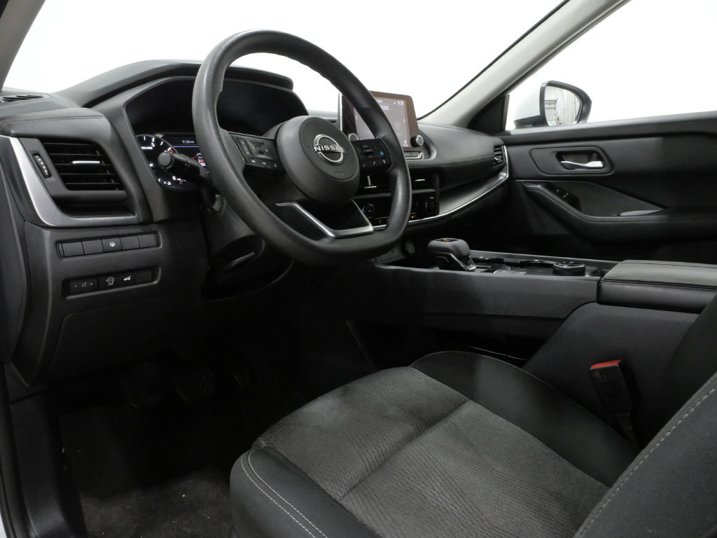 Used 2024 Nissan Rogue SV AWD/4WD image 11