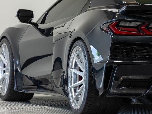 Used 2024 Chevrolet Corvette Z06 RWD image 14