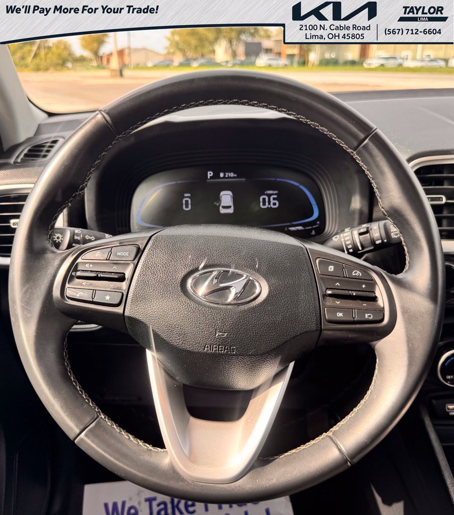 Used 2025 Hyundai Venue SEL FWD image 11