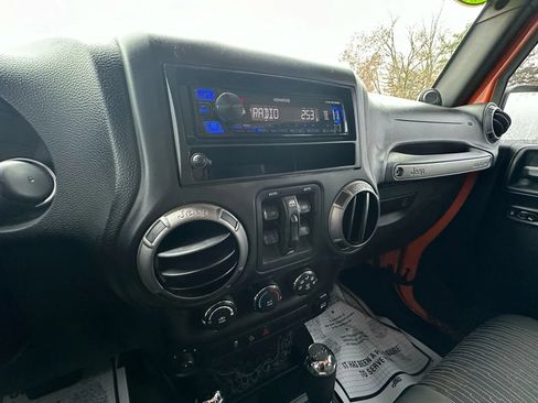 Used 2012 Jeep Wrangler Unlimited Sport image 15