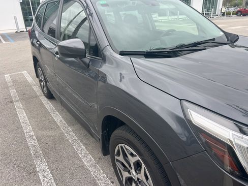 Used 2021 Subaru Forester Premium image 3