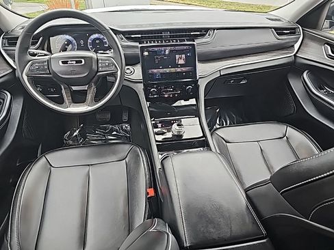 Certified 2023 Jeep Grand Cherokee L Limited image 3