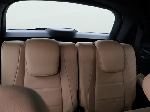 Certified 2025 Mercedes-Benz GLS 580 4MATIC image 15