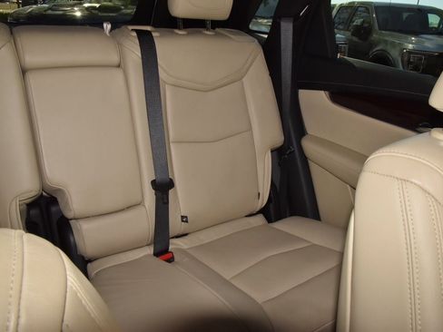 Used 2019 Cadillac XT5 Luxury image 21